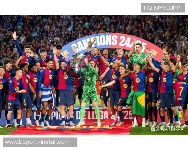 西甲激战尤文图斯大胜巴萨补时进球引发争议判罚全场沸腾