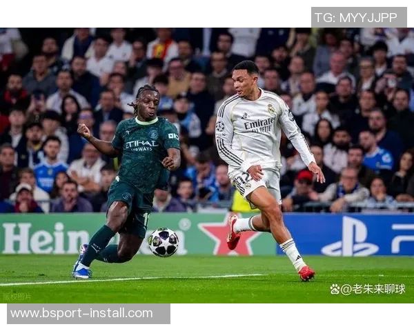 英超激战：那不勒斯大胜皇马红牌事件引发全场热议与争议